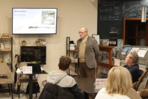 A magyar nyelvet írni kezdik